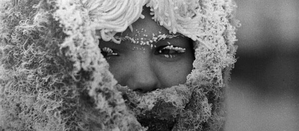 Девушка в сильный мороз Девушка в сильный мороз - Sputnik Тоҷикистон