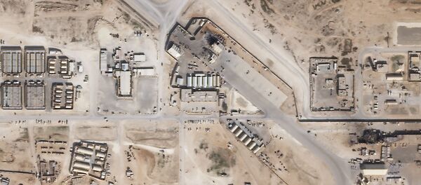 Спутниковое изображение, показывает повреждение авиабазы США в западном Ираке в Айн-аль-Асад Спутниковое изображение, показывает повреждение авиабазы США в западном Ираке в Айн-аль-Асад - Sputnik Тоҷикистон