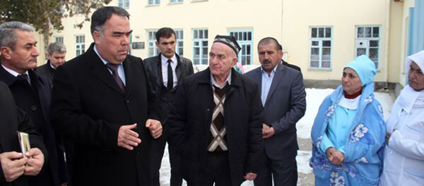 Ахмадзода в городе Шуроб - Sputnik Тоҷикистон