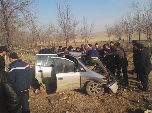 Бархӯрди маргбори 2 “Опел зафира” дар роҳи Душанбе-Чаноқ-аксҳо - Sputnik Тоҷикистон