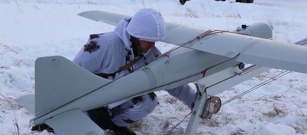 Работа расчетов БЛА Орлан-10 в ходе учения артиллеристов ЦВО на Кузбассе Работа расчетов БЛА Орлан-10 в ходе учения артиллеристов ЦВО на Кузбассе - Sputnik Таджикистан