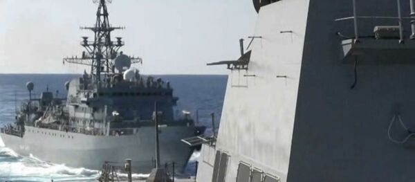 Российский корабль и американский эсминец чуть не столкнулись в Аравийском море - Sputnik Таджикистан