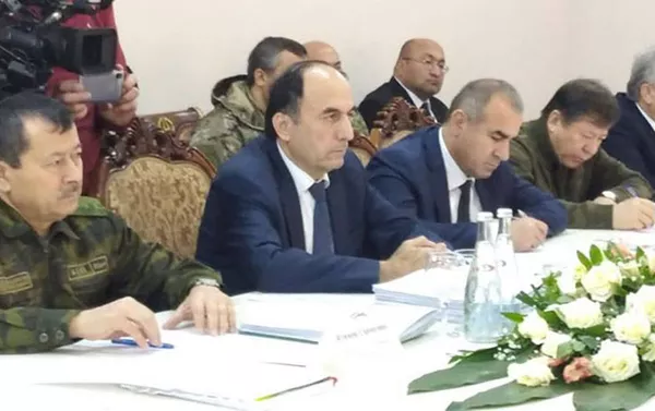 Представители Таджикистана и Кыргызстана проводят переговоры по ситуации на границе Представители Таджикистана и Кыргызстана проводят переговоры по ситуации на границе - Sputnik Тоҷикистон