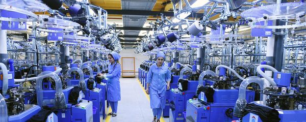 Предприятие Вахдат по производству носков в Таджикистане - Sputnik Тоҷикистон