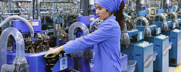 Предприятие Вахдат по производству носков в Таджикистане  - Sputnik Таджикистан