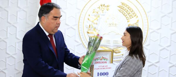 Вручение наград победителям региональных конкурсов в Согдийской области Вручение наград победителям региональных конкурсов в Согдийской области - Sputnik Таджикистан