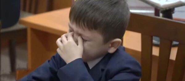 Бенямин Ильхом, мальчик которого поддержал Рахмон - Sputnik Тоҷикистон