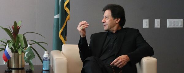 Премьер-министр Пакистана Имран Хан Премьер-министр Пакистана Имран Хан - Sputnik Тоҷикистон