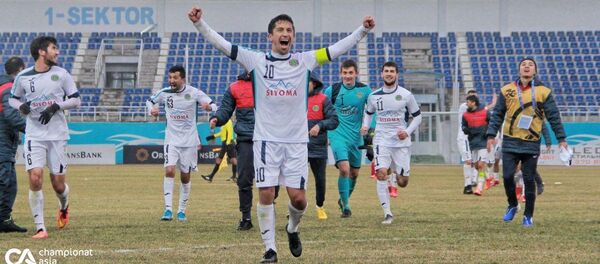 Футбольный матч между Истиклолом (Таджикистан) и Локомотивом (Узбекистан) Футбольный матч между Истиклолом (Таджикистан) и Локомотивом (Узбекистан) - Sputnik Таджикистан