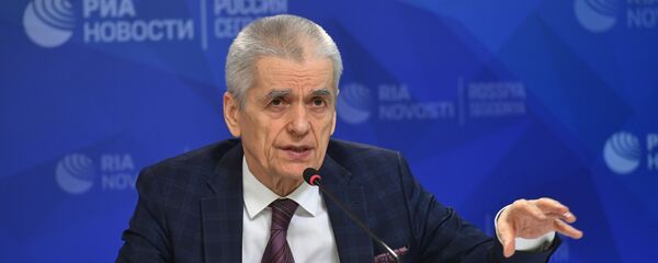 Геннадий Онищенко во время пресс-конференции - Sputnik Тоҷикистон