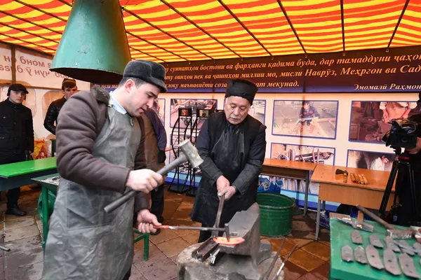 Таҷлили ҷашни Сада дар Душанбе


