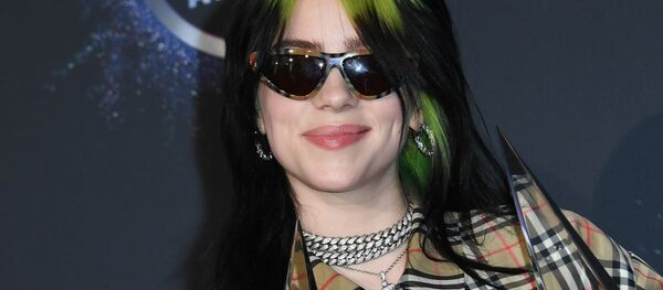 Американская певица и автор песен Билли Айлиш Американская певица и автор песен Билли Айлиш - Sputnik Таджикистан