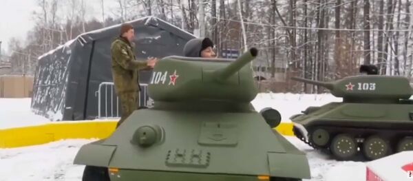 Как тебе такое, Илон Маск?! Новогодний танкодром, парк Сокольники - YouTube Как тебе такое, Илон Маск?! Новогодний танкодром, парк Сокольники - YouTube - Sputnik Таджикистан