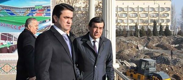Рустам Эмомали ознакомился с ходом строительства нового стадиона столицы Рустам Эмомали ознакомился с ходом строительства нового стадиона столицы - Sputnik Таджикистан