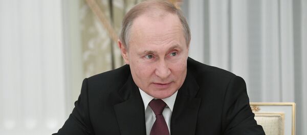 Президент РФ В. Путин встретился с бывшими членами правительства РФ - Sputnik Тоҷикистон