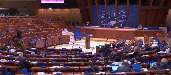 Дар Аврупо қарорро дар бораи озодии ВАО шарҳ доданд - YouTube - Sputnik Тоҷикистон