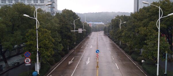 Пустая улица в Ухане, Китай - Sputnik Тоҷикистон