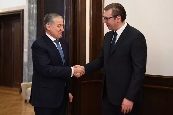 Дидори Сироҷиддин Муҳриддин бо Вучич - акс Дидори Сироҷиддин Муҳриддин бо Вучич - акс - Sputnik Тоҷикистон