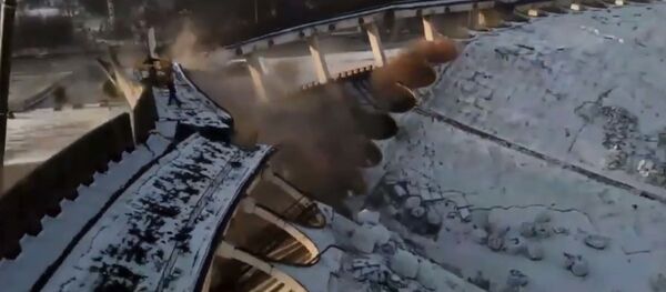 Обрушение спорткомплекса в Санкт-Петербурге - YouTube - Sputnik Таджикистан