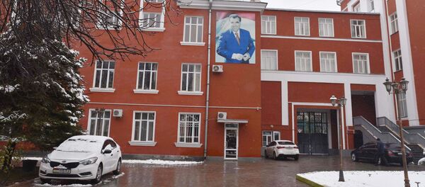 На территории парламента Республики Таджикистан - Sputnik Тоҷикистон