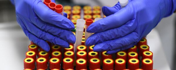 Пробирки с биоматериалом в лабораторном комплексе Пробирки с биоматериалом в лабораторном комплексе - Sputnik Тоҷикистон