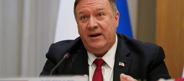 Майк Помпео на совместной пресс-конференции с министром иностранных дел Узбекистана в Ташкенте Майк Помпео на совместной пресс-конференции с министром иностранных дел Узбекистана в Ташкенте - Sputnik Тоҷикистон