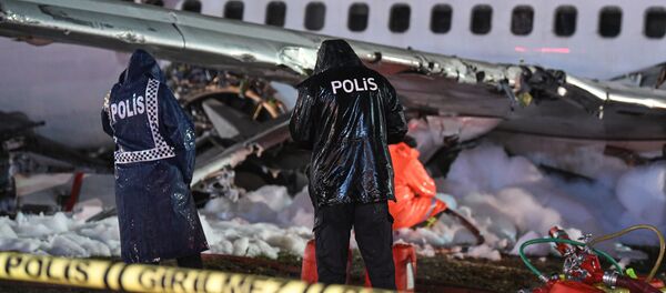 Крушение самолета в Стамбуле Крушение самолета в Стамбуле - Sputnik Таджикистан