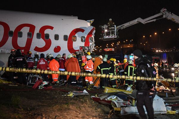 Крушение самолета в Стамбуле - Sputnik Таджикистан