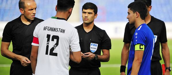 Рефери ФИФА Сайёджон Зайнидддинов из Таджикистана Рефери ФИФА Сайёджон Зайнидддинов из Таджикистана - Sputnik Таджикистан