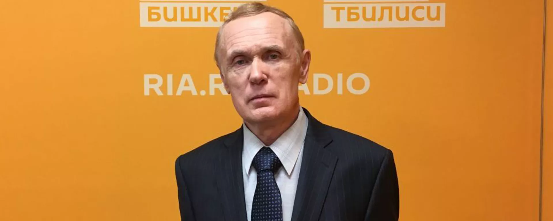 Заместитель главного редактора журнала «Авиапанорама», заслуженный военный летчик России Владимир Попов - Sputnik Тоҷикистон, 1920, 02.04.2021