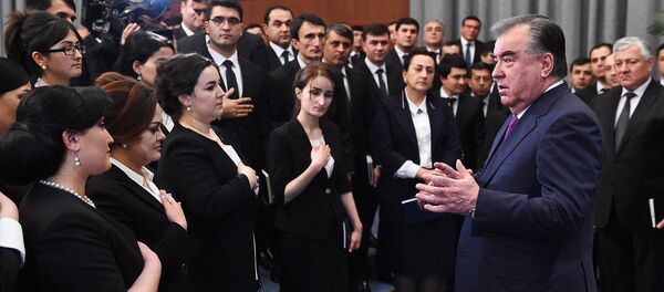 Президент Республики Таджикистан Эмомали Рахмон Президент Республики Таджикистан Эмомали Рахмон - Sputnik Тоҷикистон