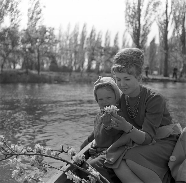 Весна в городе, 1966 год - Sputnik Таджикистан