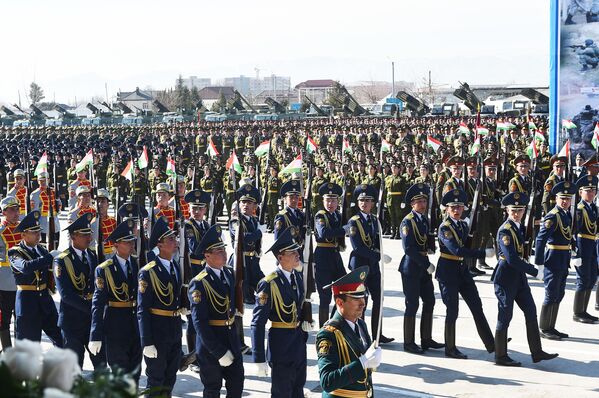 Празднование Дня защитника Отечества и 27-ой годовщины образования вооружённых сил Таджикистана - Sputnik Тоҷикистон