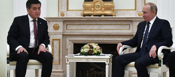 Президент РФ В. Путин встретился с президентом Кыргызстана С. Жээнбековым - Sputnik Таджикистан