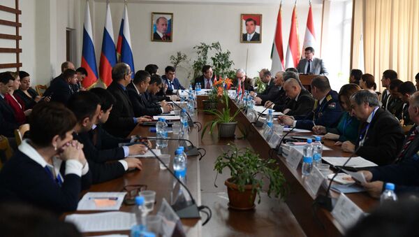 Круглый стол Сотрудничество государств ОДКБ по обеспечению кибербезопасности в Центральной Азии в условиях усиления стратегического соперничества в регионе - Sputnik Таджикистан