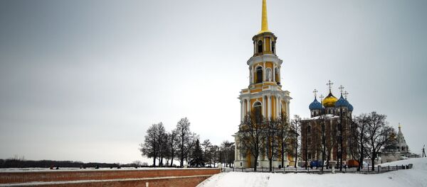 Успенский собор и колокольня Успенского собора Спасо-Преображенского мужского монастыря города Рязани. Успенский собор и колокольня Успенского собора Спасо-Преображенского мужского монастыря города Рязани. - Sputnik Тоҷикистон
