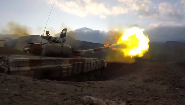 Танковая дуэль: российские военные уничтожили врага в Таджикистане - Sputnik Таджикистан