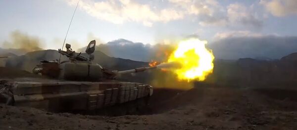 Танковая дуэль: российские военные уничтожили врага в Таджикистане Танковая дуэль: российские военные уничтожили врага в Таджикистане - Sputnik Таджикистан