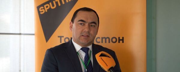 Узбекский сенатор Абдукодир Тошкулов, наблюдатель из Узбекистана - Sputnik Тоҷикистон
