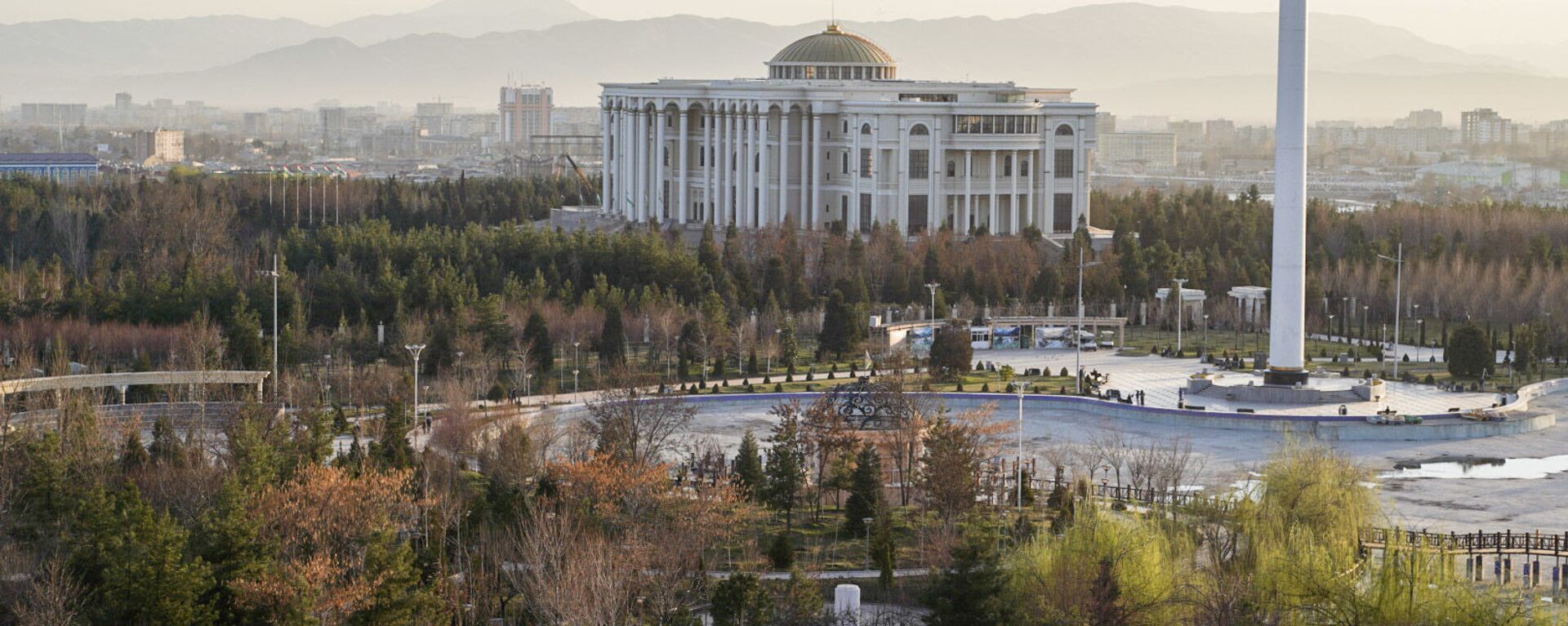 Вид на Дворец президента в Душанбе - Sputnik Таджикистан, 1920, 18.09.2020