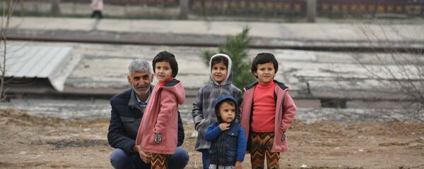 Многодетная семья в Душанбе Многодетная семья в Душанбе - Sputnik Таджикистан