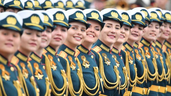 Военный парад, посвящённый 74-й годовщине Победы в Великой Отечественной войне - Sputnik Таджикистан