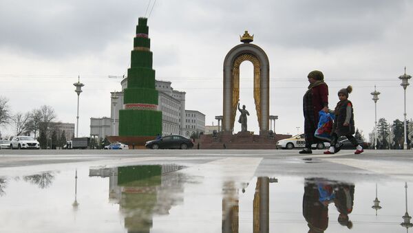 Суманак на площади Сомони в Душанбе - Sputnik Таджикистан