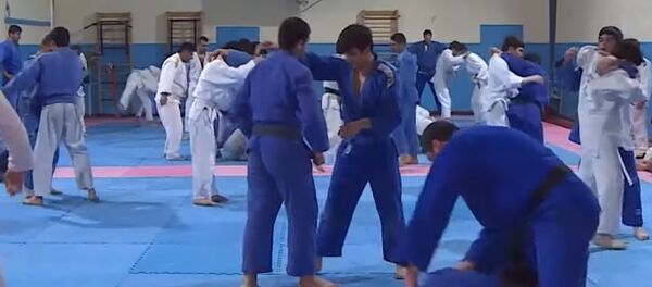 Таджикистан готовится к серии турниров по древней борьбе - YouTube Таджикистан готовится к серии турниров по древней борьбе - YouTube - Sputnik Таджикистан