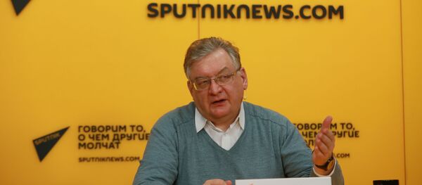 Проректор Финансового университета при Правительстве РФ Алексей Зубец - Sputnik Таджикистан