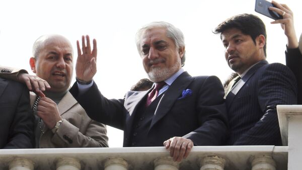 Абдулла Абдулла со сторонниками, на церемонии приведения к присяге на пост президента Афганистана в Кабуле - Sputnik Тоҷикистон