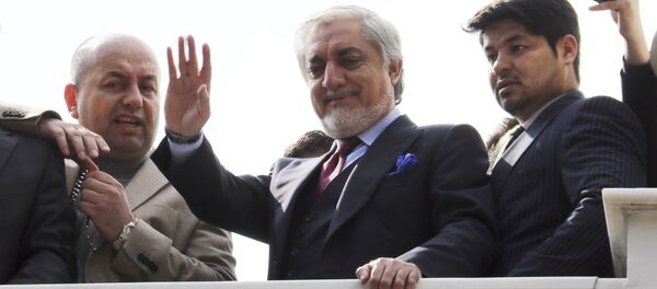 Абдулла Абдулла со сторонниками, на церемонии приведения к присяге на пост президента Афганистана в Кабуле - Sputnik Тоҷикистон