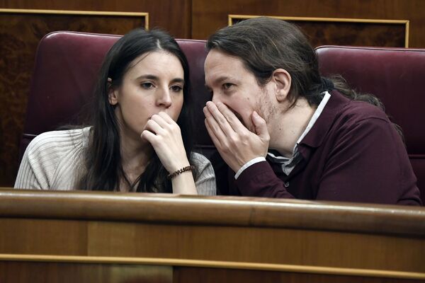 Испанский министр по равноправию Ирене Монтеро также подхватила инфекцию. В связи с этим ее супруг член Конгресса депутатов Испании Пабло Иглесиас Туррион сейчас находится на карантине
 - Sputnik Таджикистан