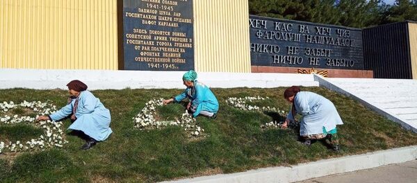 Более 2000 жителей Душанбе приняли участие в экологической акции - YouTube Более 2000 жителей Душанбе приняли участие в экологической акции - YouTube - Sputnik Таджикистан