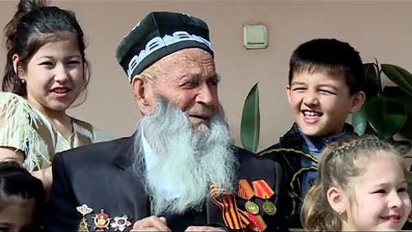 Дошел до Берлина. История ветерана из Таджикистана - YouTube - Sputnik Таджикистан